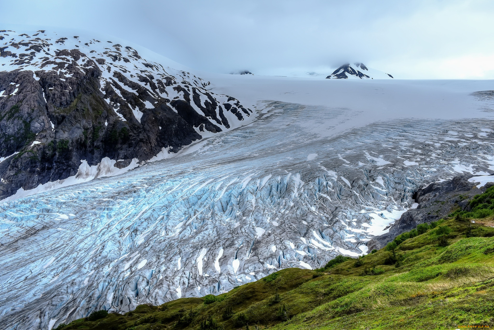 Ice mountain. Глетчерный лёд Аляска. Аляска ледники горы. Глетчерный ледник. Национальный Арктический заповедник Аляска.